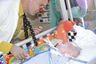 Zdravotní klaun Jan Kyncl je uznávaným muzikoterapeutem. 