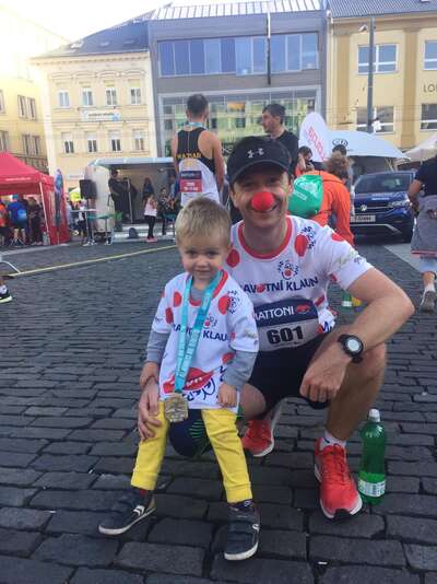 Půlmaraton za Zdravotního klauna tradičně běžel i pan František Havlík.